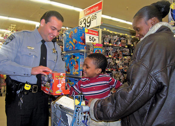 Deputies brighten holiday for 11 young shoppers